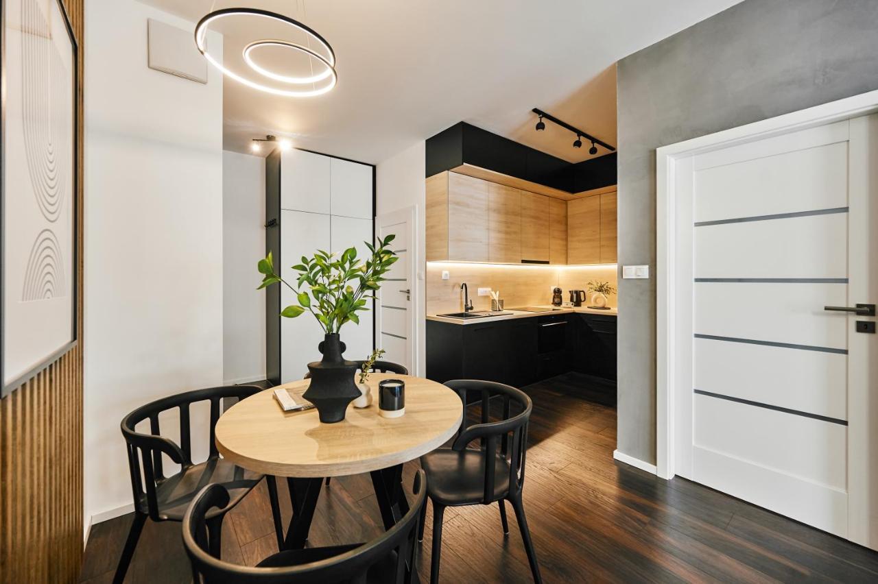 Main Station Art Apartment Красков Екстериор снимка