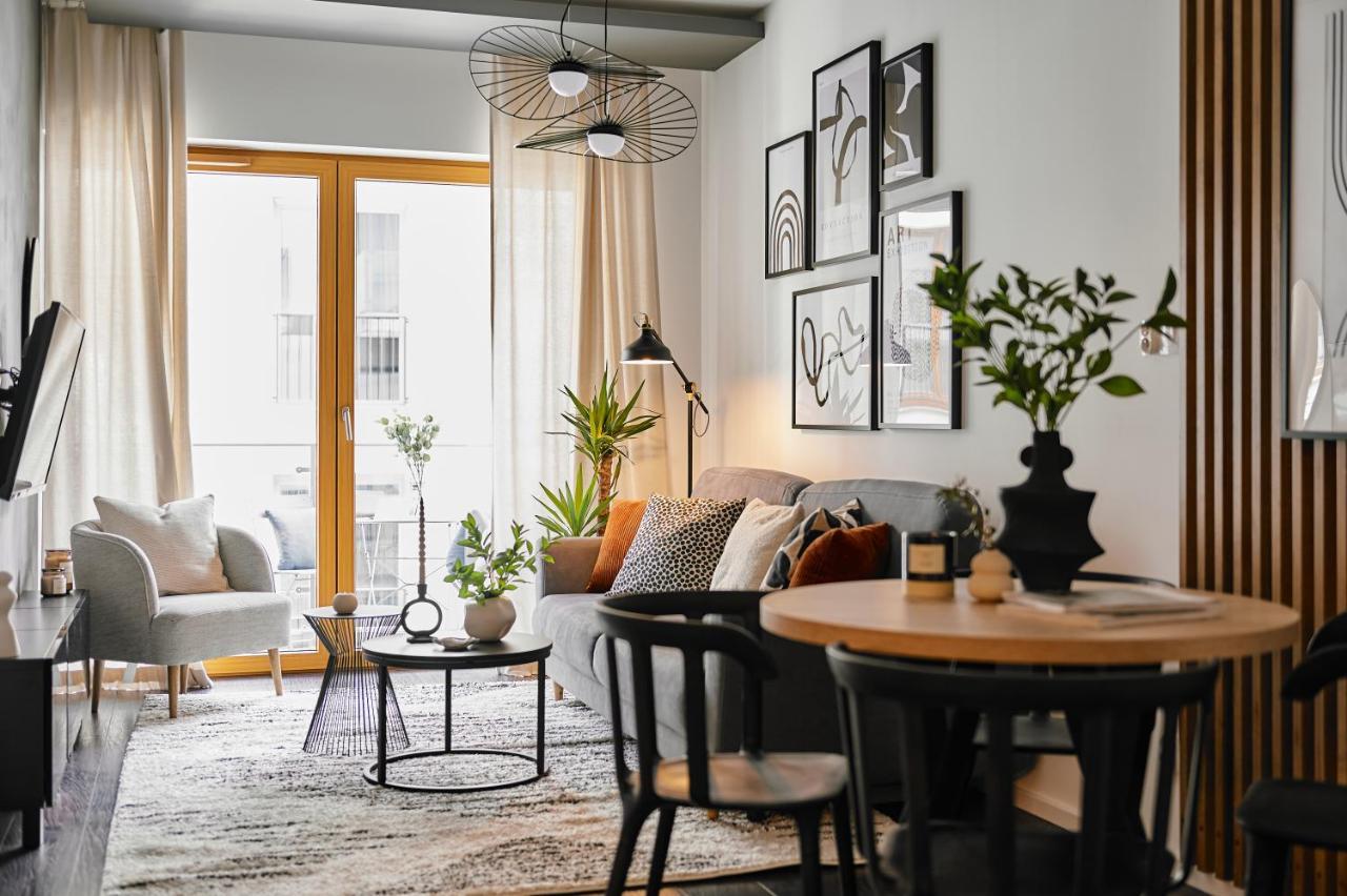 Main Station Art Apartment Красков Екстериор снимка