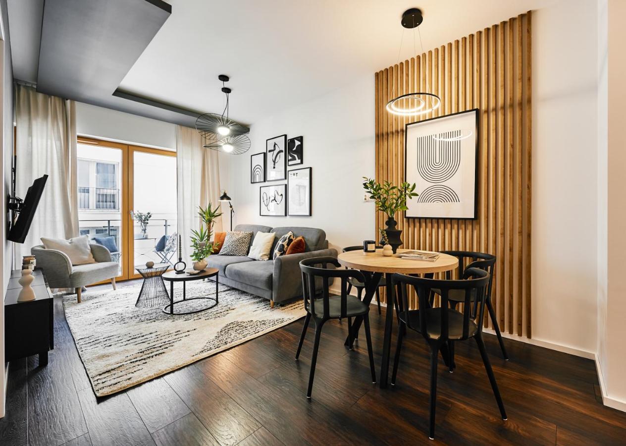 Main Station Art Apartment Красков Екстериор снимка