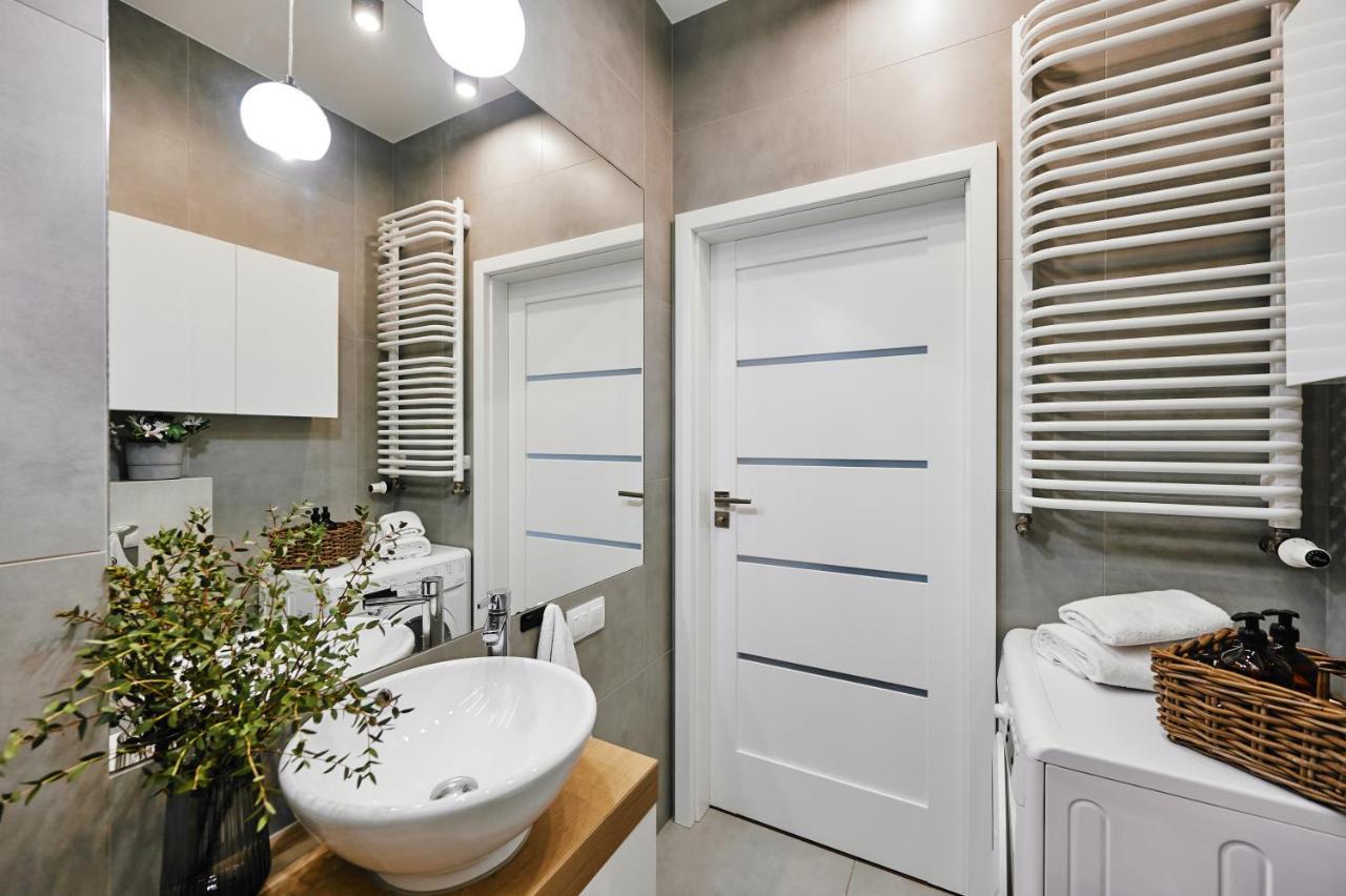 Main Station Art Apartment Красков Екстериор снимка