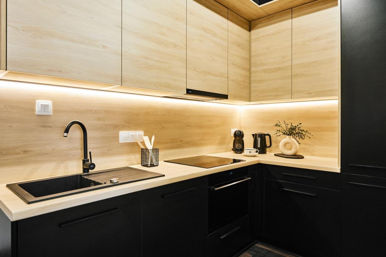 Main Station Art Apartment Красков Екстериор снимка